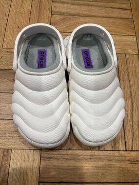 Crocs Classic 210059-100 Clogs Unisex M4/W6 White Overpuff Lined Slip On